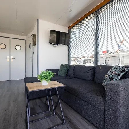 Tiny Houseboat I Uitgeest