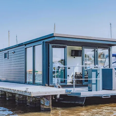 Chalet Tiny Houseboat I