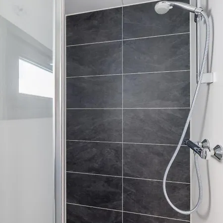 Tiny Houseboat I Chalet *