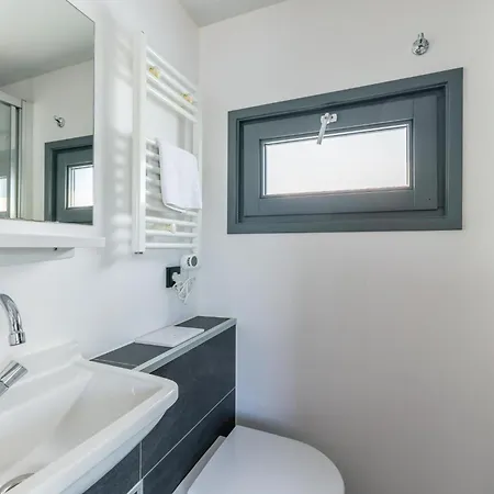 Tiny Houseboat I Uitgeest