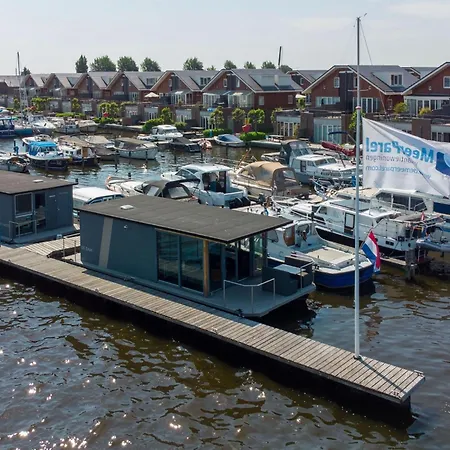 Tiny Houseboat I Uitgeest