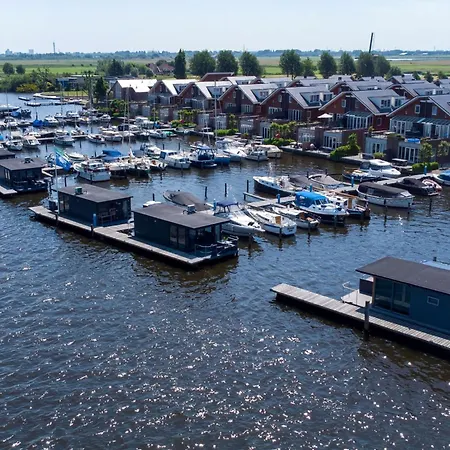 Tiny Houseboat I Uitgeest