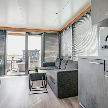 Dağ evi Tiny Houseboat I